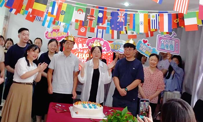 八月員工生日會(huì)：凝聚團(tuán)隊(duì)力量，共筑破碎設(shè)備新輝煌